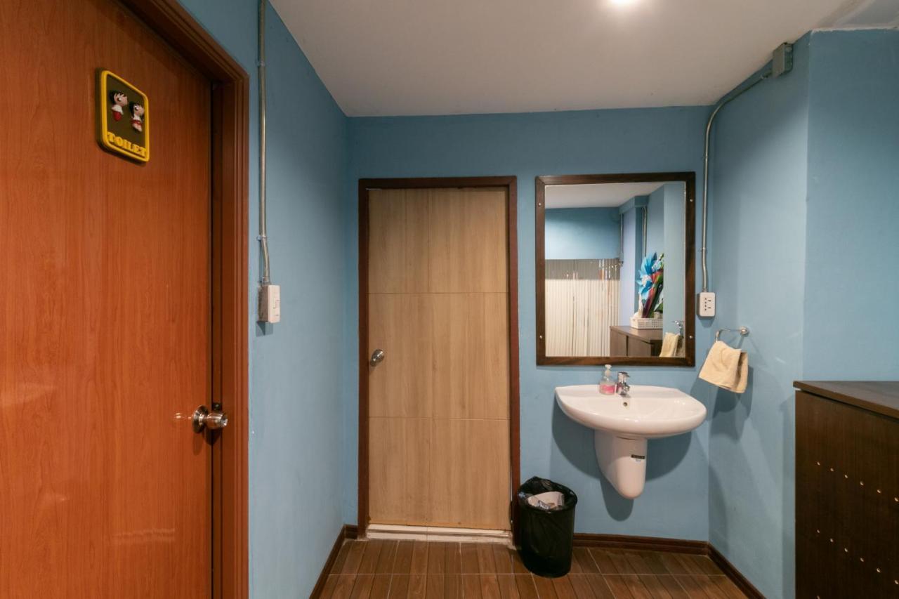 בנגקוק Phobphan Hostel מראה חיצוני תמונה
