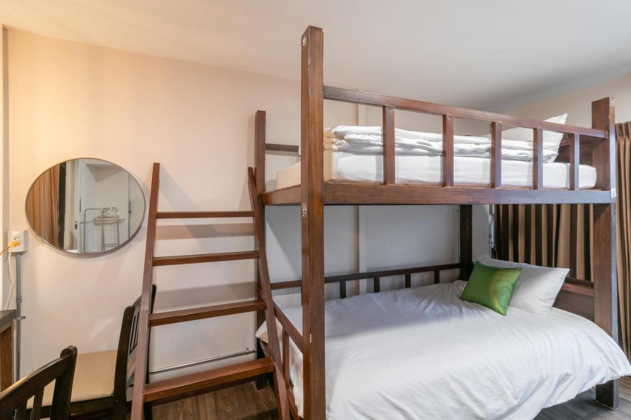בנגקוק Phobphan Hostel מראה חיצוני תמונה
